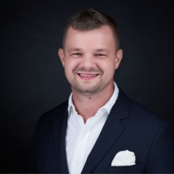 Arnold Gelrgely-Nagy